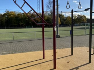 Amöneburg: Öffentliche Calisthenics Anlage und Basketballkorb auf dem Sportplatz freigegeben