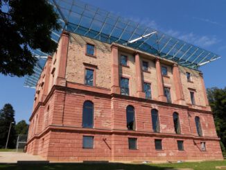 Parforcehörner und Bläserensemble spielen am Neujahrstag im Jagdschloss Platte