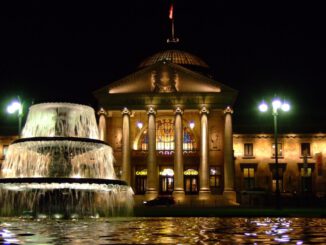 Wiesbaden setzt auf Drohnenshow und verschärfte Kontrollen für Silvester rund um das Bowling Green