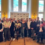 Wiesbaden startet inklusives Kunstprogramm touched by art mit Tandemarbeit und Auktion