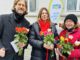 Wiesbaden verteilt Fairtrade-Rosen am Valentinstag und thematisiert Arbeitsbedingungen in Lieferketten